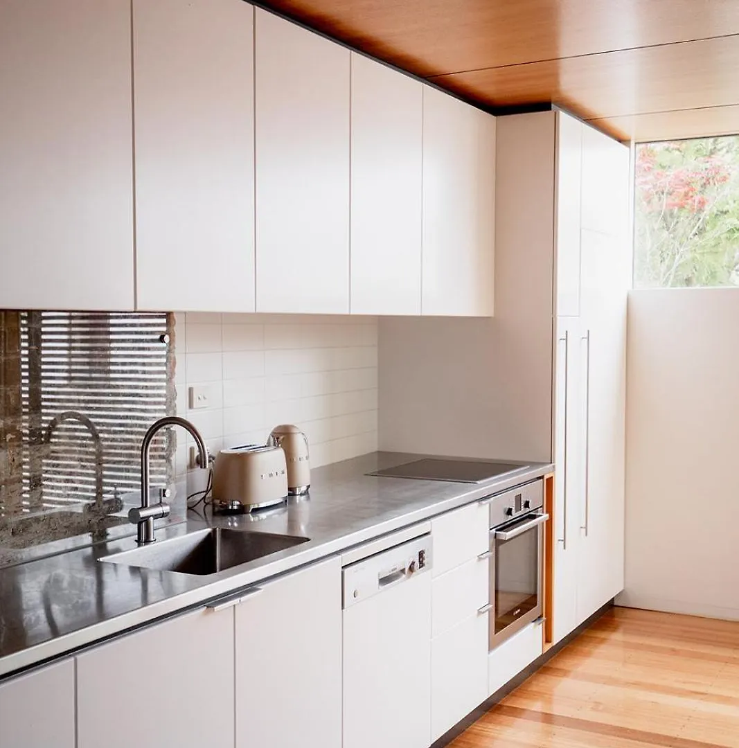Inner-City Sanctuary With Off-Street Parking Hobart Australien